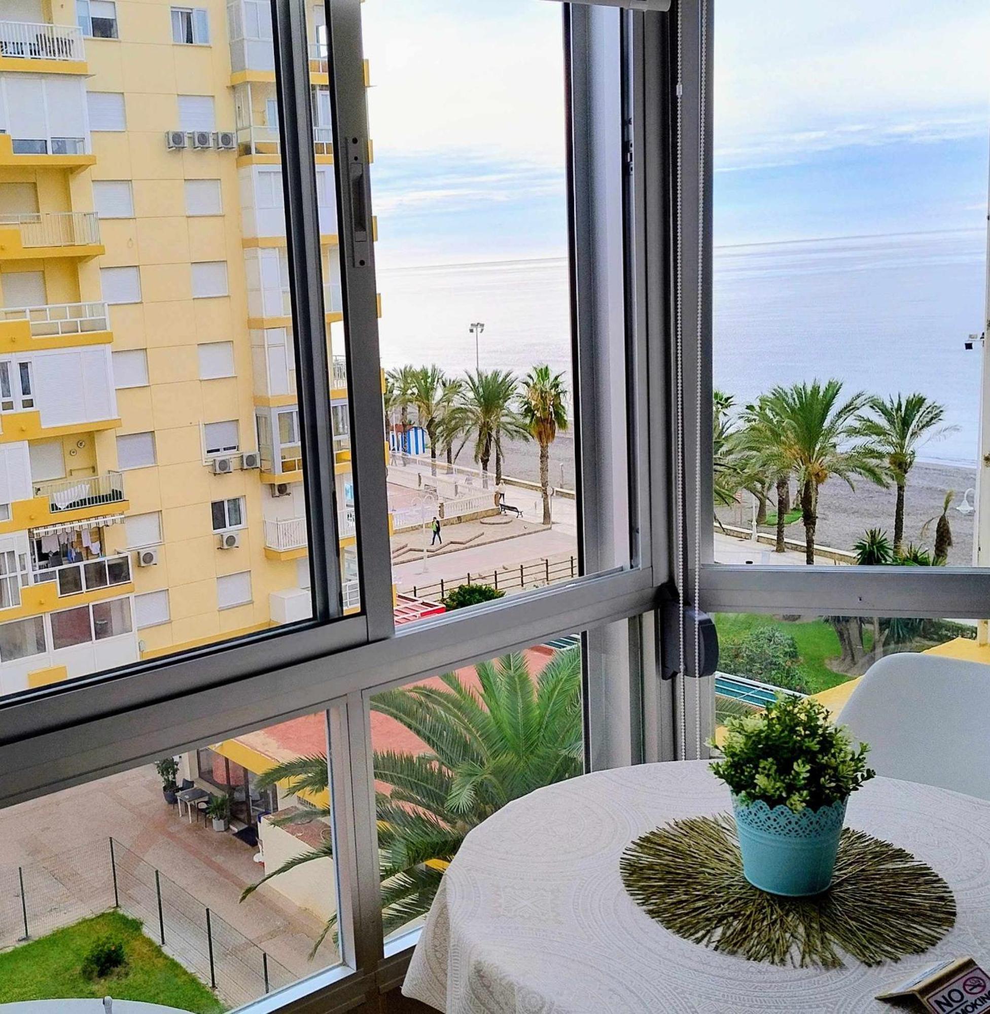 Hoja Cala Apartment Альгарробо-Коста Экстерьер фото